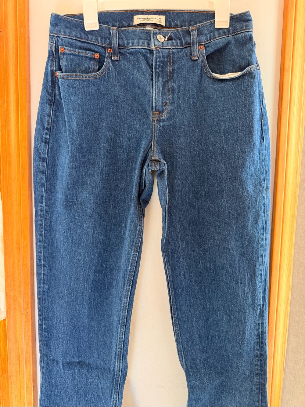 Abercrombie and Fitch Mid Rise 90s Straight Size 30